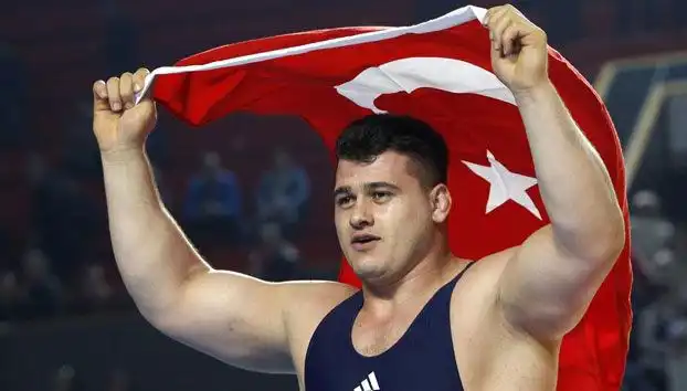 Rıza Kayaalp'e Çarpıcı Cezası: 4 Yıl Men Kararı!