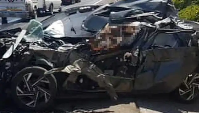 Şanlıurfa'da Korkunç Kaza: Otomobil Tankere Çarptı, 1 Kişi Hayatını Kaybetti