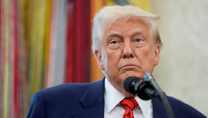 Trump, G7 Zirvesini Terk Edip Beyaz Saray'a Döndü: Acil Toplantı Gündemde