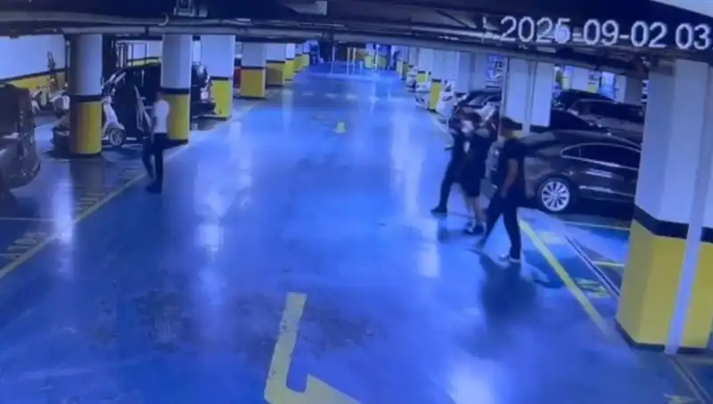 İzmir'de Tekstilci İş İnsanı Kaçırıldı: Fidye İddiaları ve Gizemli İzler