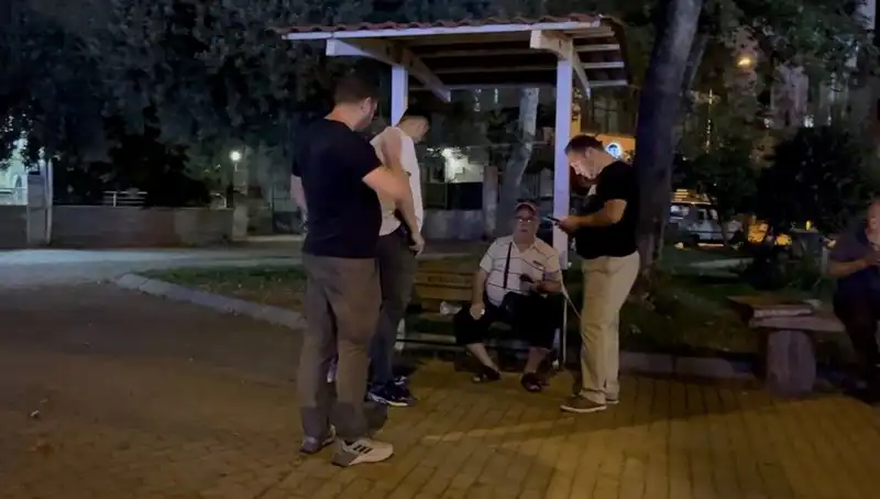 Kısmı Görme Kaybı Olan Adamın Telefonunu Çaldılar: Olayın Ardında Yatan Gerçekler