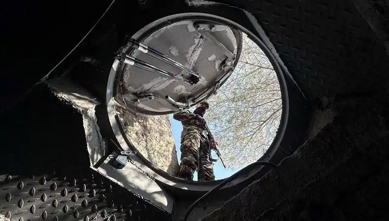 Suriye'de Esad'ın Kardeşine Ait Gizemli Tüneller ve Odalar Ortaya Çıktı