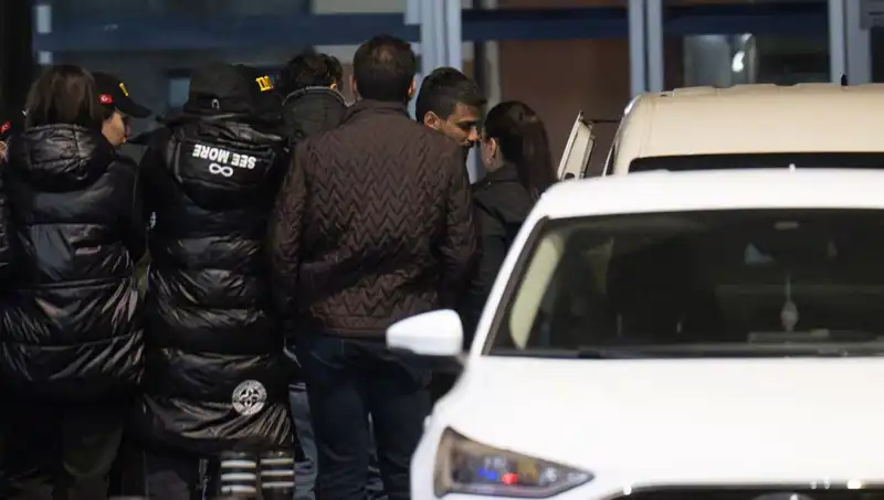 Dilan ve Engin Polat, Sosyal Medya Paylaşımıyla Uyuşturucu İhbarı Aldılar!