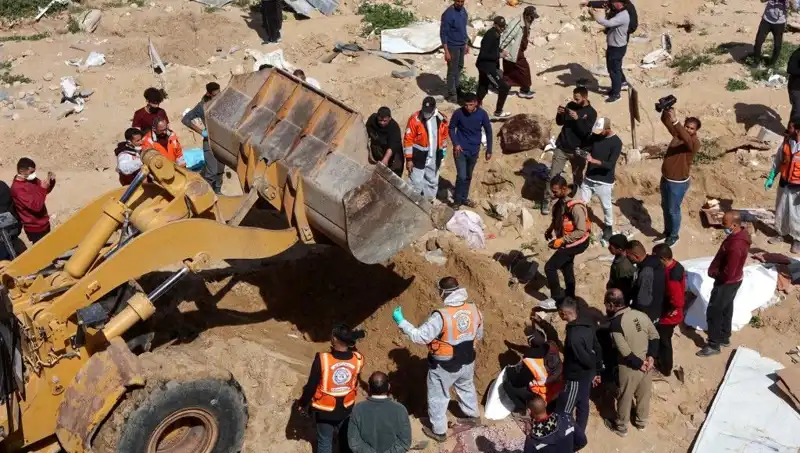 Şifa Hastanesi Avlusunda Çıkarılan 61 Ceset: Gizemli Bir Geçmişin Perdesi Aralanıyor
