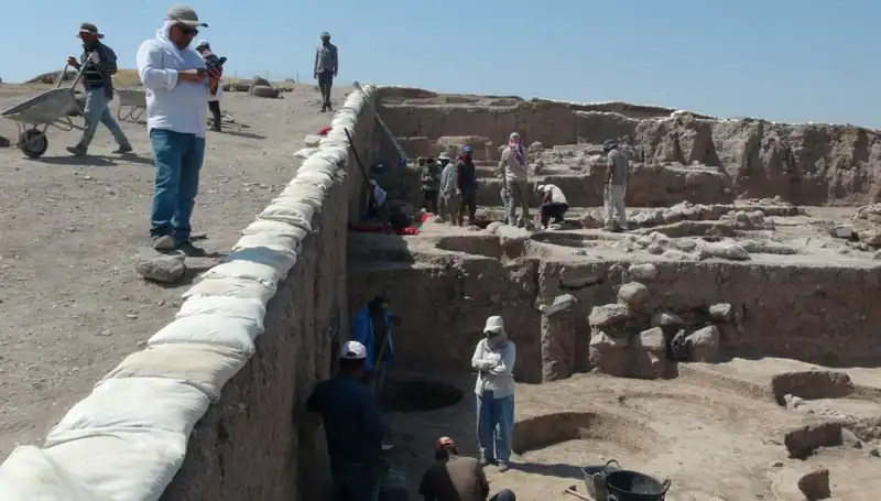 Kilis'teki Oylum Höyük Kazıları, Sıcak Havalara Rağmen Devam Ediyor