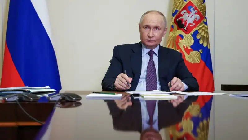 Putin, Esad'ı Suriye'de Güvence Altına Alıyor: Neler Oluyor?