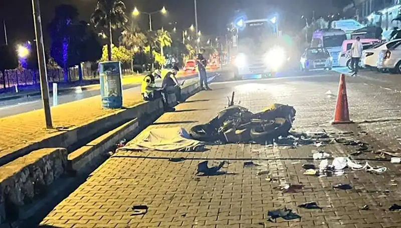 Alanya'da Şok Motosiklet Kazası: İki Genç Hayatını Kaybetti