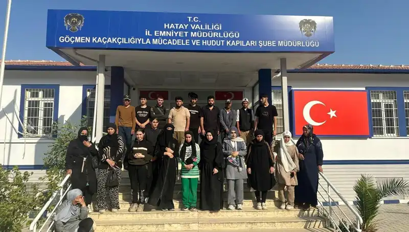 24 Göçmenin Gizli Yolculuğu: Minibüste Yakalandılar