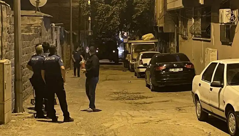 Suç Dünyasının İçinde: Polise Ateş Açan Şüpheli Bacaklarından Vurularak Yakalandı