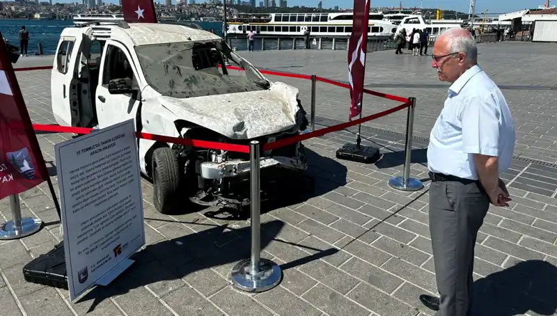 15 Temmuz Darbe Girişimi: Tankların Ezdiği Otomobiller Sergileniyor