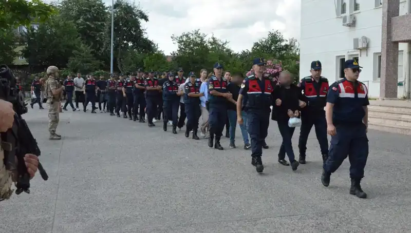 Hacizli Araçları Dönüştürüp Satışa Çıkarıyorlar: Dolandırıcılık İddiası