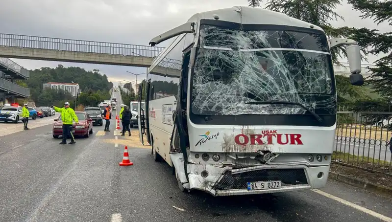 Uşak'ta İşçi Servisleri Çarpıştı: Yaralı Sayısı Artıyor!