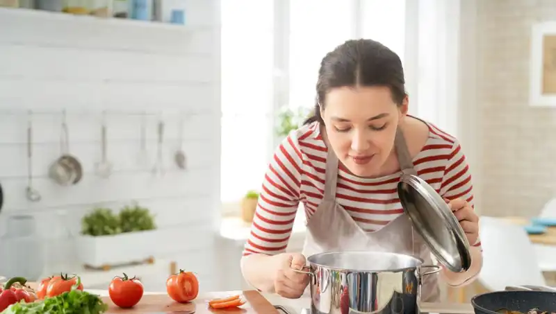 Yemek Hazırlarken Yapılan O Tehlikeli Hata Sağlığınızı Tehdit Ediyor!