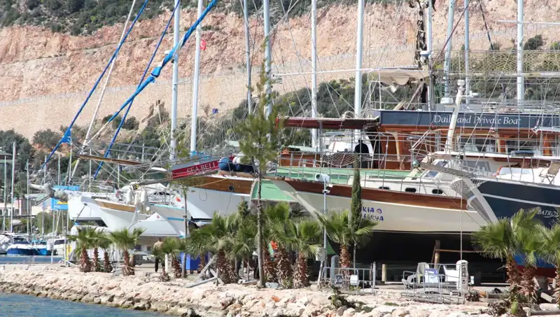 Kaş'ta Gezi Tekneleri Hazır, Suya Dönmeye Gün Sayıyor!