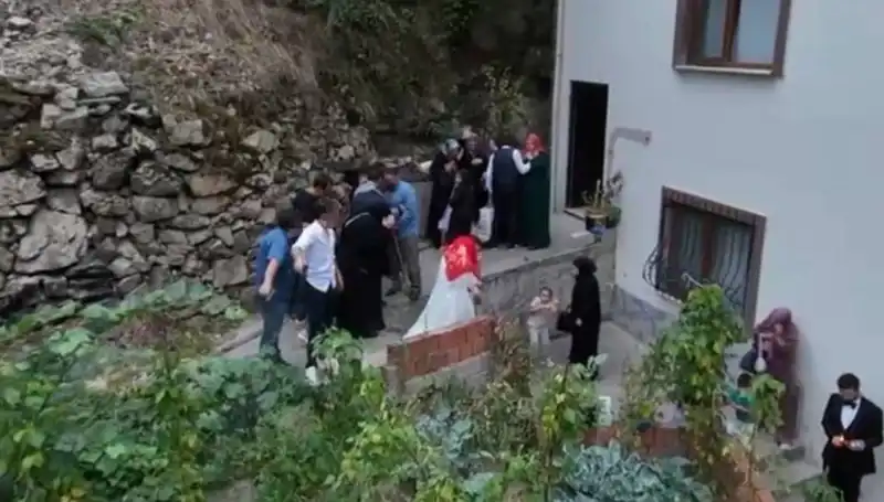 Düğün Gecesinde Dehşet Anları: Kurşunlar Uçuştu, Gelin ve Damat Şokta