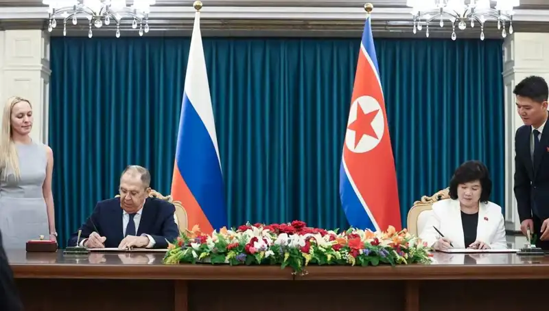 Rusya ve Kuzey Kore: Yeni Dönem Başlıyor mu? Lavrov'dan Kritik Görüşme