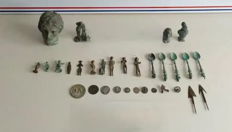 Roma Dönemi Hazinesi: Tarihi Eserler Dünyayı Şaşırttı!