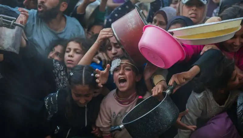 Gazze'de Açlık Krizi: Un Stokları Tükendi, Çözüm Arayışları Başladı