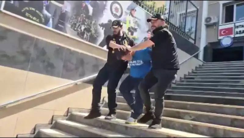 Ümraniye'de Kız Arkadaşlara Hediye Mağduru Gasp: Sinema Gibi Takip!