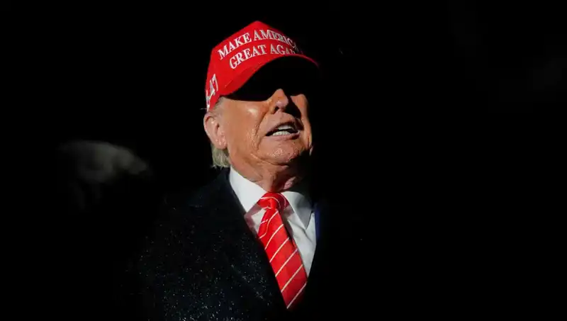 Yüksek Mahkeme’den Trump’a Şok Yetki: Göçmenlerin Yasal Statüsünü İptal Edebilir!