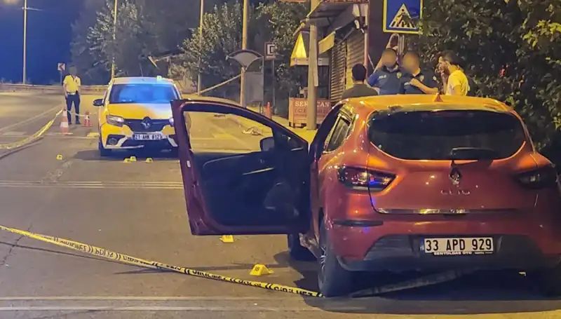 Otomobillerden İniş: Kurşun Yağmurunda 2 Ölü, 5 Yaralı