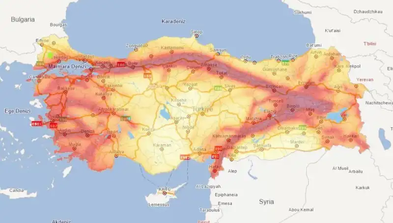 Türkiye’nin Fay Hattı Haritası Yenilendi: Hangi İllerde Deprem Riski Var?