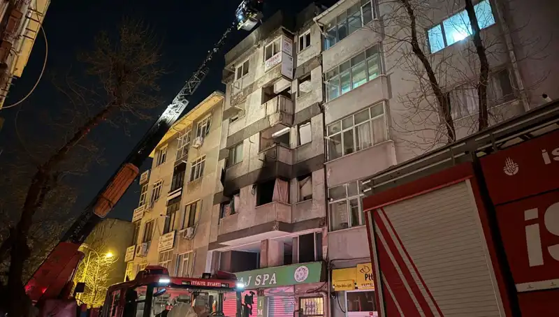 Kartal'da Metruk Bina Yangını: İstanbul’un Kalbinde Korku Dolu Anlar