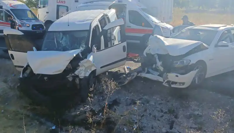 Nevşehir’de Büyük Kaza: 14 Kişi Yaralandı, Olayın Ayrıntıları Şok Edici