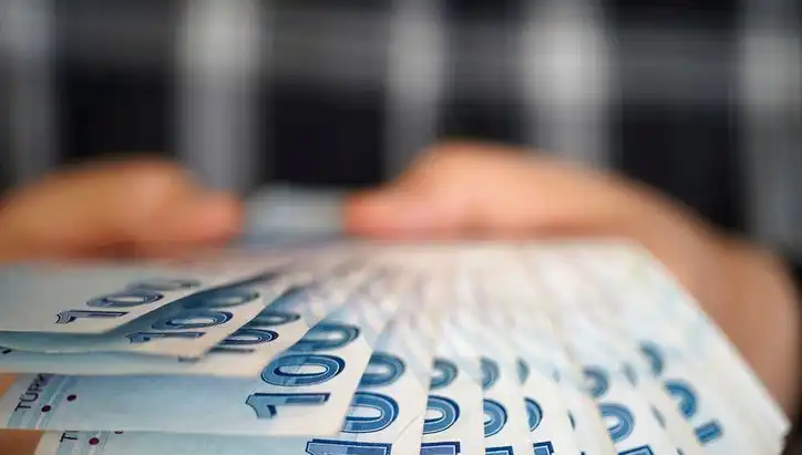Emekli Promosyonları 2025: Kamu ve Özel Bankalar Ne Sunuyor?