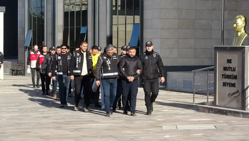 Balyozla Kavgaya Karışan Şüpheliler Neden Serbest Bırakıldı?
